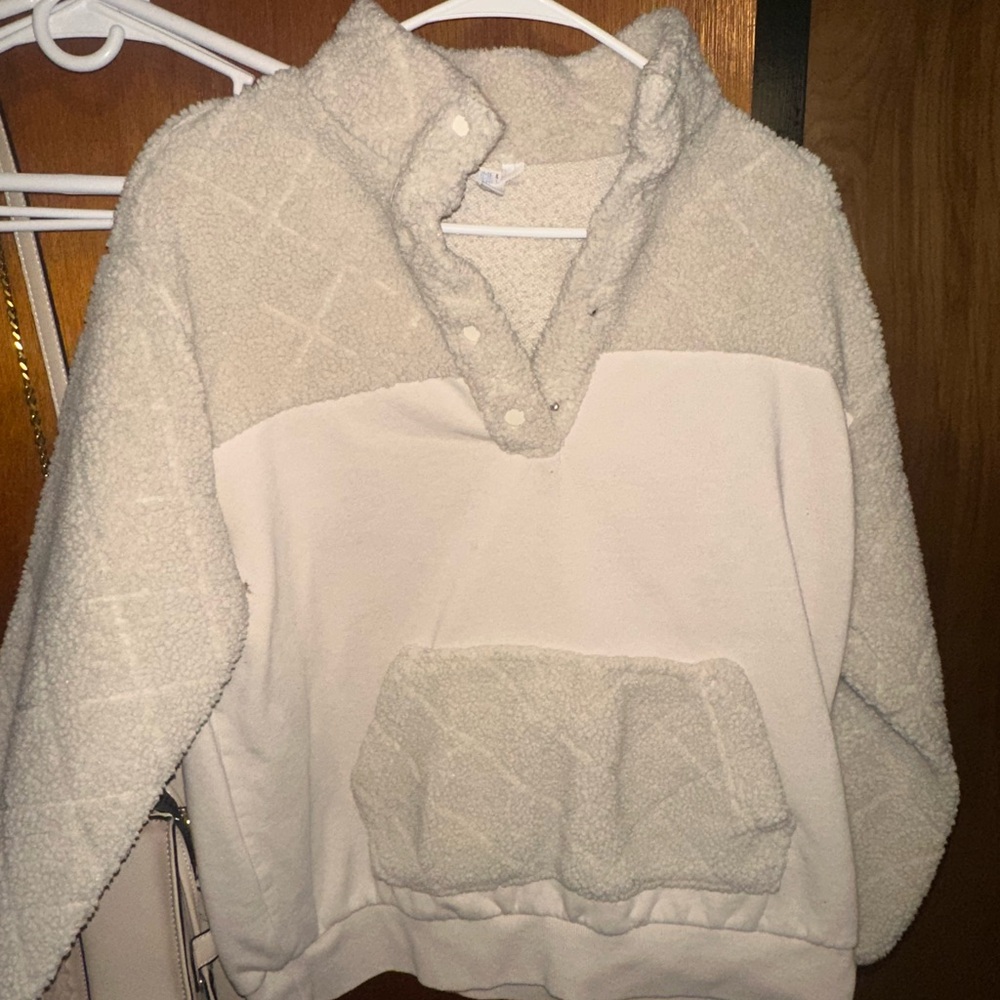 Time and Tru Off-White Fleece Jacket